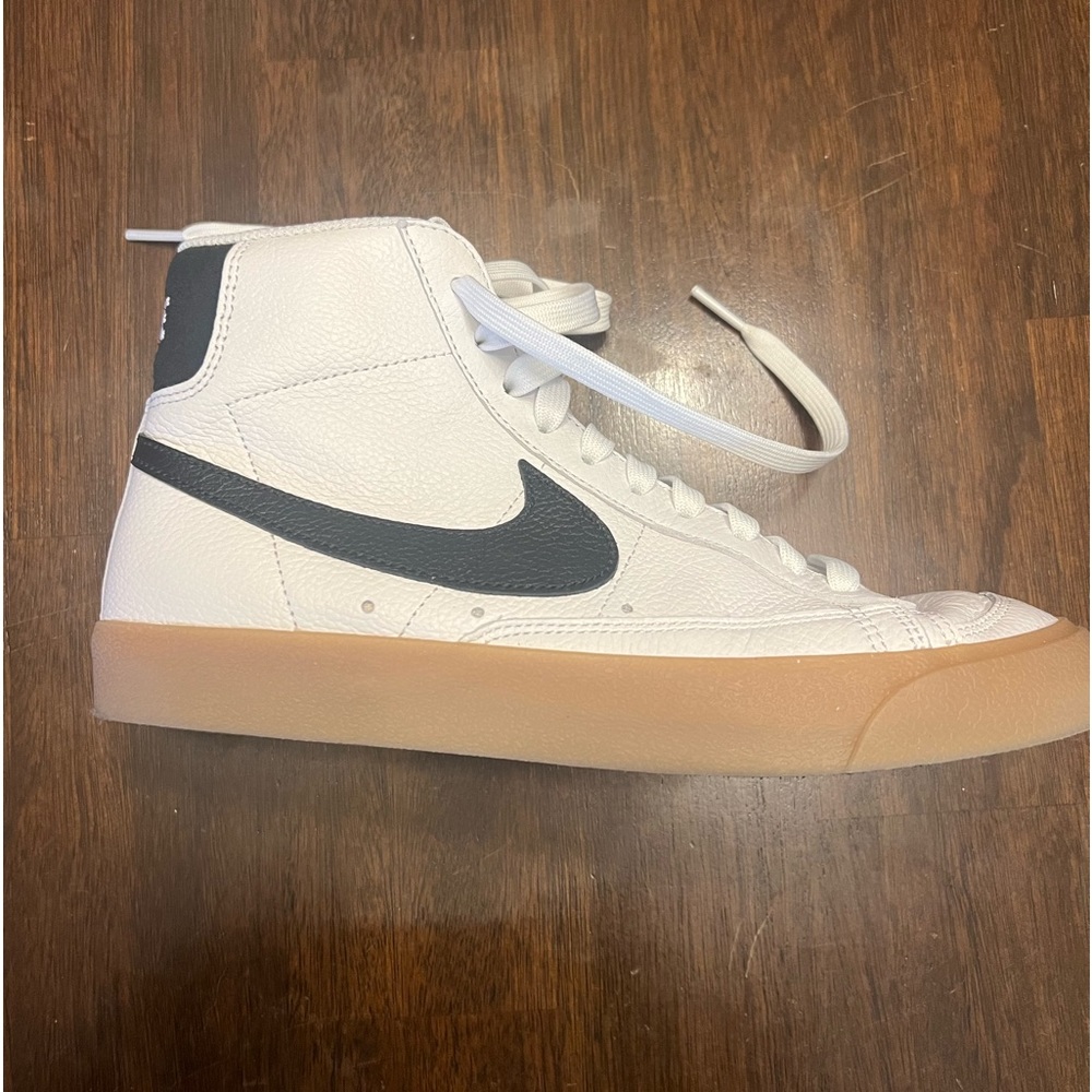 Nike Blazer Mid 77